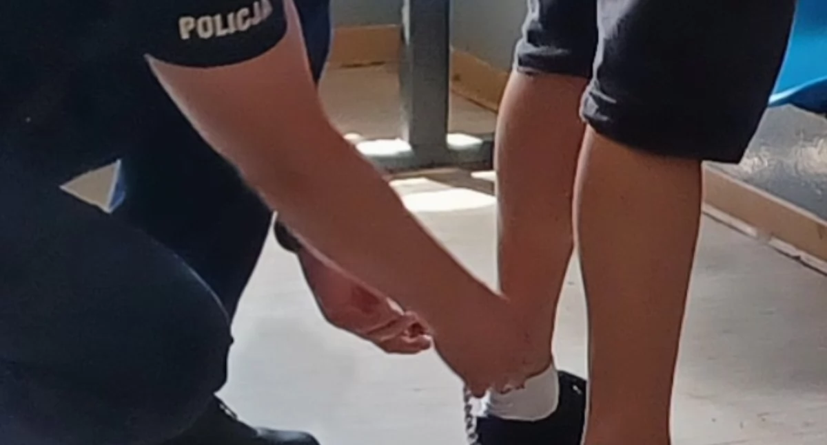 Sprawy kryminalne , Terroryzował rodzinę zaatakował policjantów Agresywny latek areszcie - zdjęcie, fotografia
