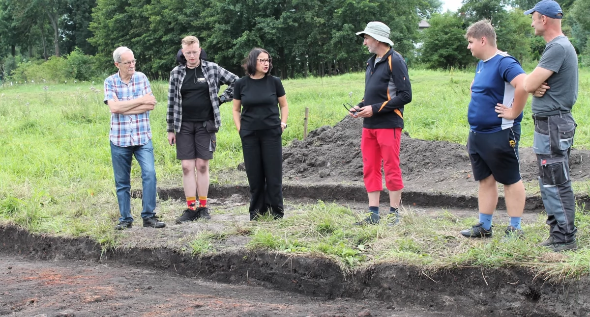 Inne Ciekawostki, Archeolodzy odkrywają tajemnice zamku Znaleziono ślady wiecznej produkcji! - zdjęcie, fotografia