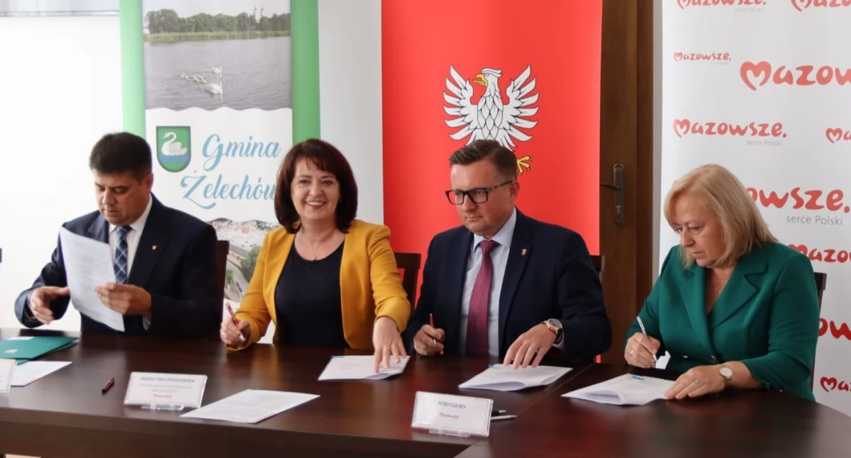 Inwestycje Powiat, Lampy solarne zieleń dzięki wsparciu Mazowsza - zdjęcie, fotografia