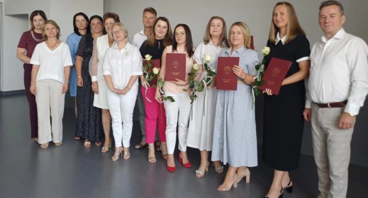 Inne Powiat, Pięć nauczycielek awansami - zdjęcie, fotografia