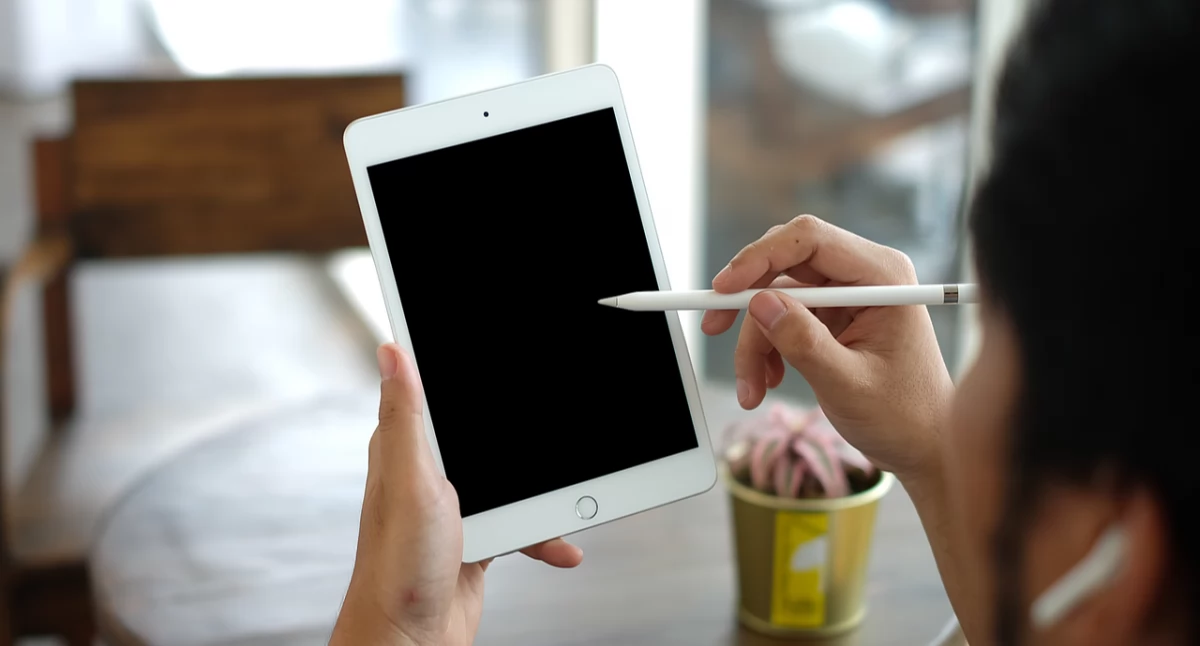 Artykuł Sponsorowany, wspiera codzienną edukację - zdjęcie, fotografia