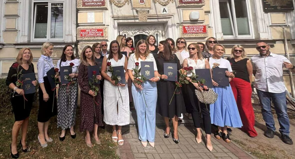 Inne Miejskie, Nauczyciele świętują awans! Gotowi szkolny - zdjęcie, fotografia