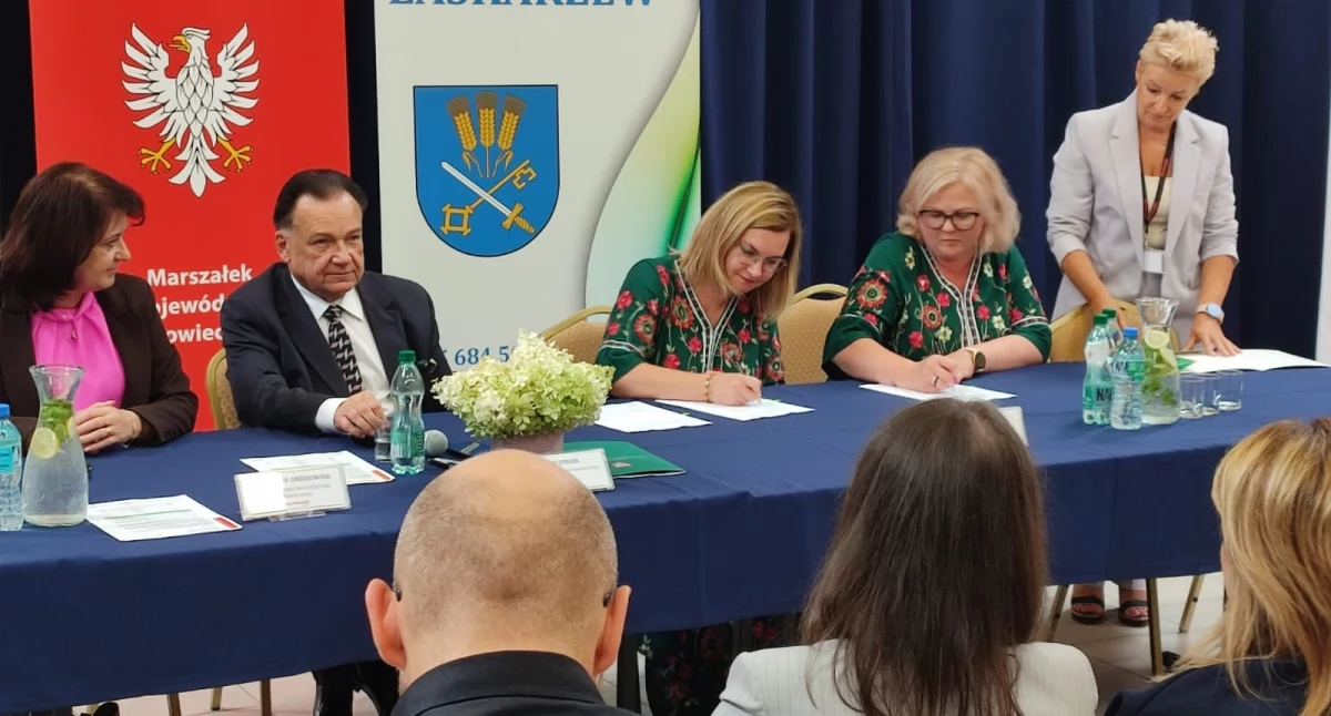 Zdjęcie: Panie z KGW Urzekające w Jaźwinach otrzymały wsparcie na aktywizację społeczności wiejskiej (fot. KGW Urzekające w Jaźwinach)