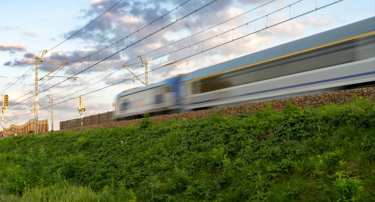 Koniec pewnej epoki? Mieszkańcy Sobolewa tracą ważne połączenie z Warszawą!