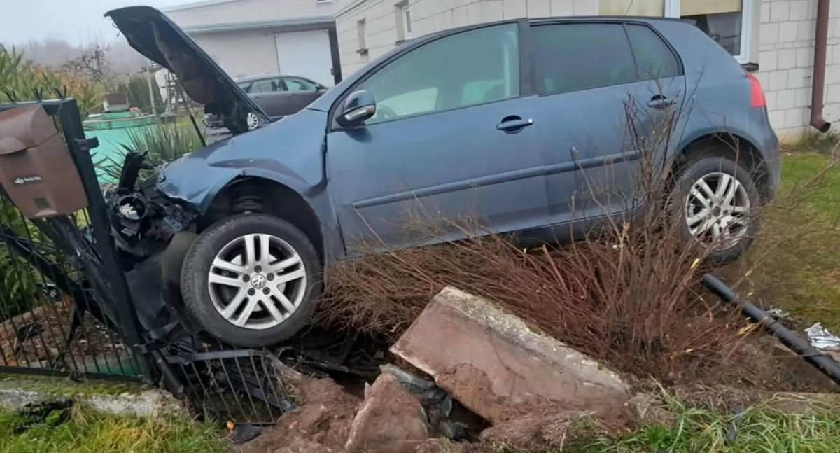 Pijany 20-latek wjechał rano w ogrodzenie - Dwa zatrzymania w jeden dzień!