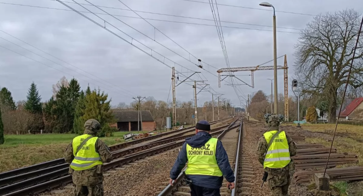 Inne Powiat, Terytorialsi torach pełnej gotowości aktach dywersji ważnym szlaku kolejowym - zdjęcie, fotografia