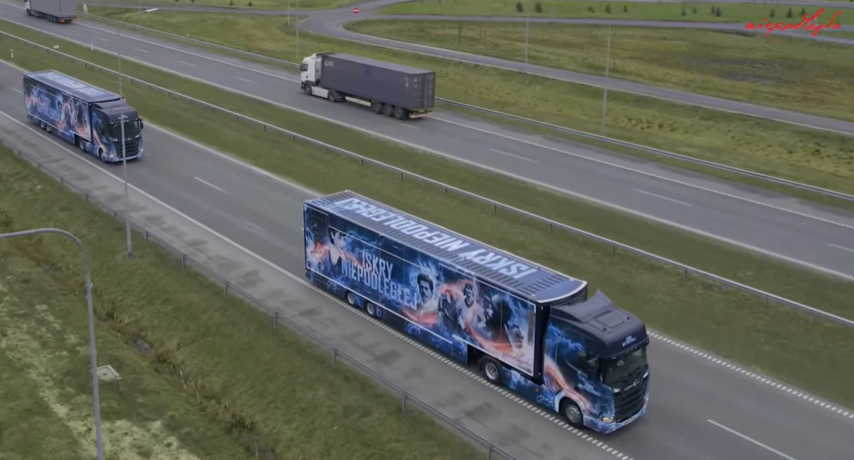 Wyjątkowa, multimedialna ciężarówka już w niedzielę! „Iskry Niepodległej” rozbłysną w powiecie