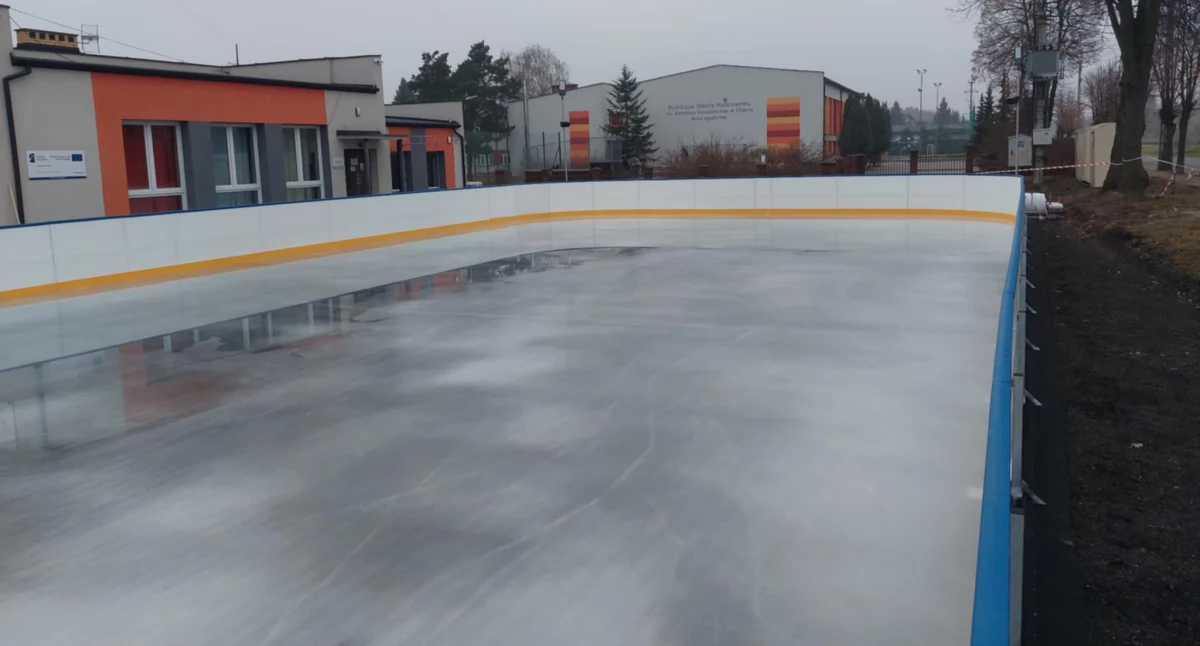 Lodowisko już się mrozi! Burmistrz zaprasza na otwarcie!