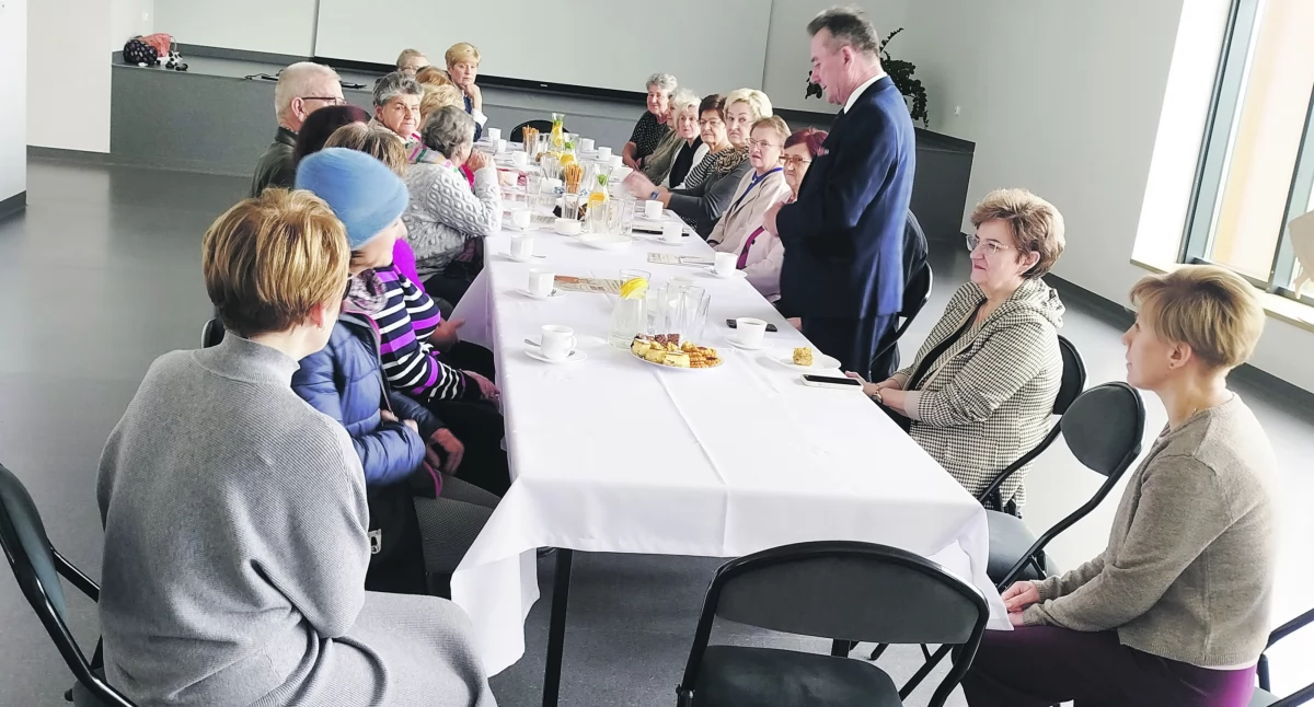 Seniorzy chcą tańczyć i rozmawiać o bezpieczeństwie