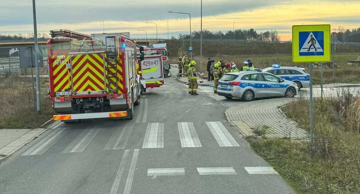 Wypadki drogowe , Kolejne zderzenie trasie rozbite - zdjęcie, fotografia