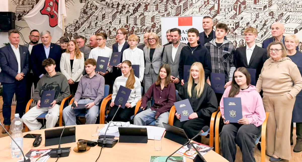Zdjcie: Odbyło się pierwsze posiedzenie nowej Młodzieżowej Rady Miasta Garwolina. Młodzi radni rozpoczęli pracę na lata 2025–2027, fot. Miasto Garwolin