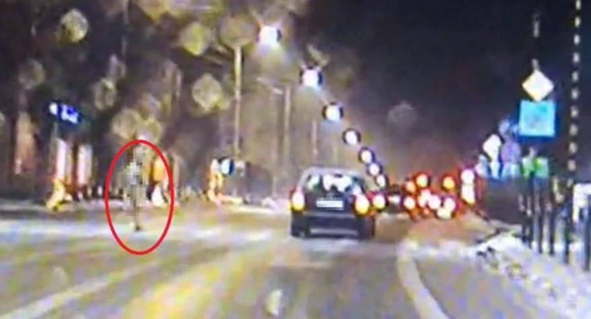 Inne Miejskie, Pieszy wszedł Kierowca spodziewał tyłu policji! Było niebezpiecznie! - zdjęcie, fotografia