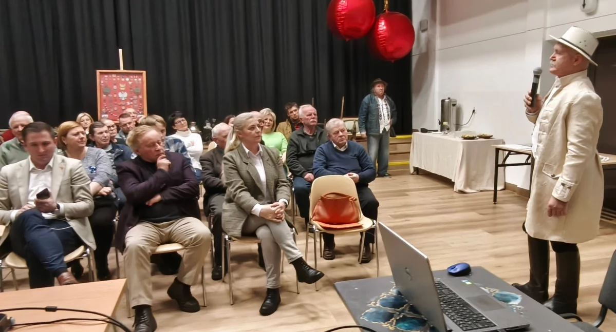 Spotkania, Sobolew drodze miasta - zdjęcie, fotografia