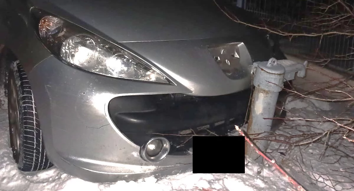 Sprawy kryminalne , Miał blisko promile alkoholu! szczęście powstrzymał hydrant - zdjęcie, fotografia