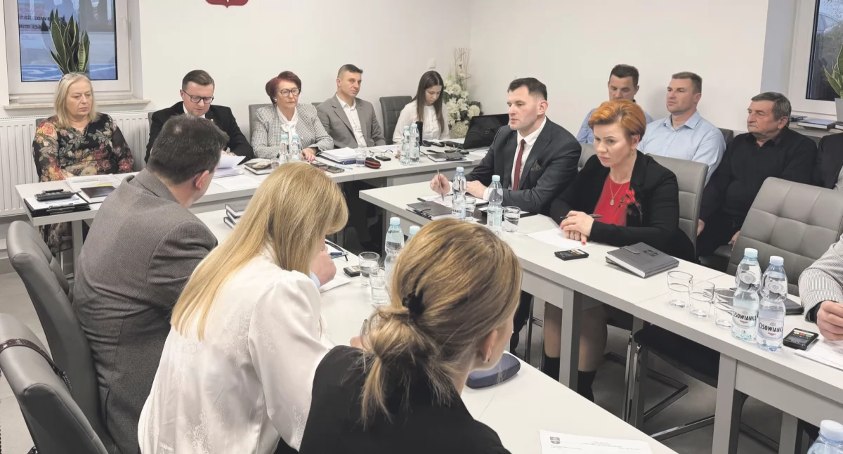 Zdjcie: Radni gminy Trojanów w grudniu uchwalili budżet na 2026 rok. Decyzję ułatwiła pozytywna opinia Regionalnej Izby Obrachunkowej w Warszawie, fot. Gmina Trojanów