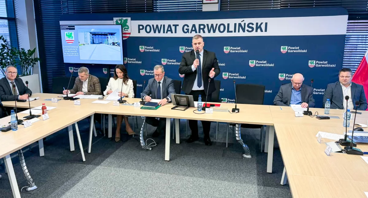 Zdjęcie: Sesję nadzwyczajną rady powiatu zwołał przewodniczący Michał Pałyska na wniosek grupy radnych związanych z PiS