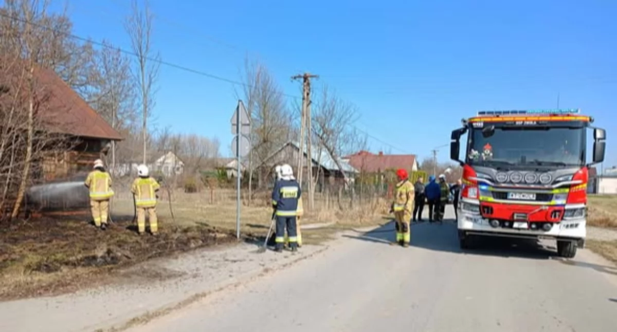 Pożary - interwencje straży, Strażacy walczyli pożarem Policja przypomina zagrożeniach - zdjęcie, fotografia