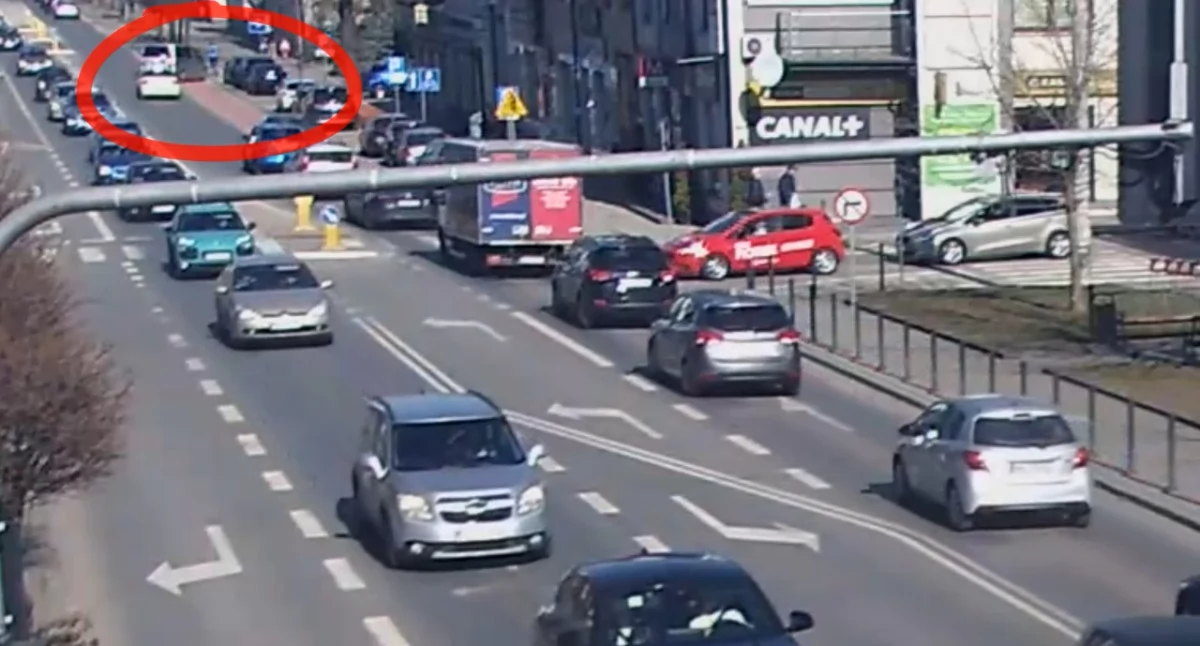 Wypadki drogowe , Wiosenna pułapka drogach Garwolina samochód kontra rowerzystka! [WIDEO] - zdjęcie, fotografia