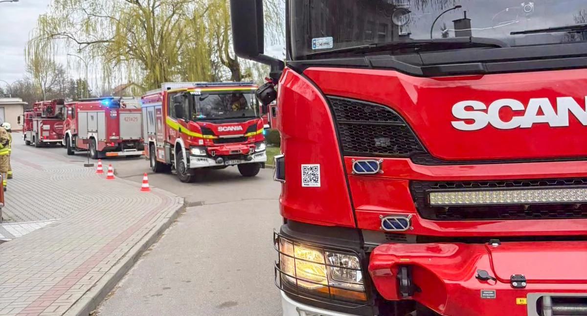Zdjęcie: Strażacy otrzymali zgłoszenie, że w budynku szpitala w garwolinie pali się panel sterowania
