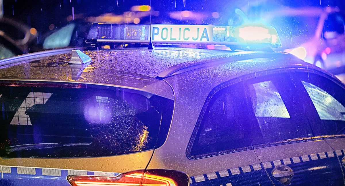 Wypadki drogowe , Śmiertelny wypadek latek spadł wiaduktu przejeżdżający samochód - zdjęcie, fotografia