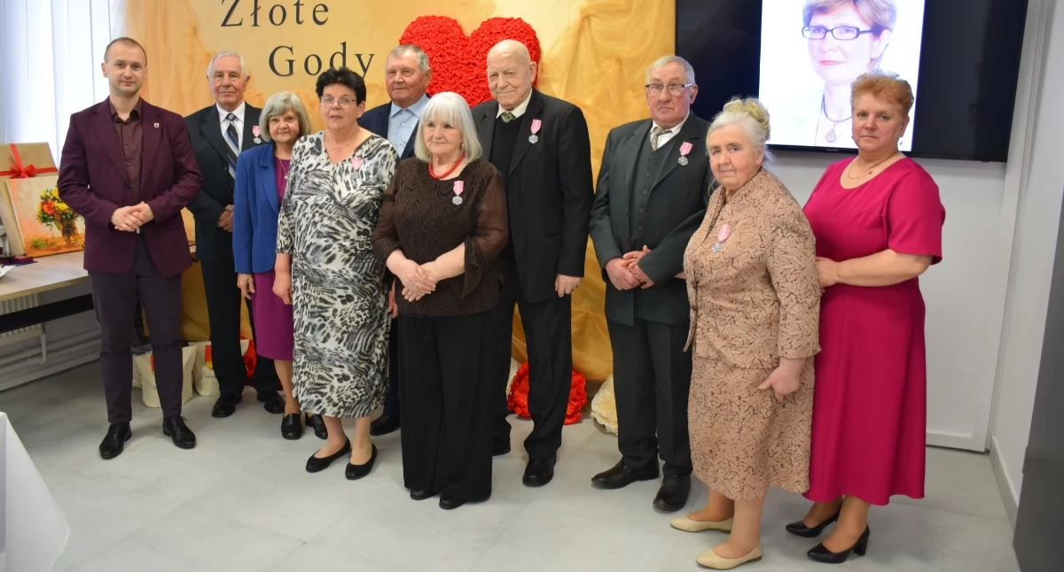 Uroczystości Powiat, Złote Wildze wyjątkowym wydarzeniem sześciu małżeństw całej gminy - zdjęcie, fotografia