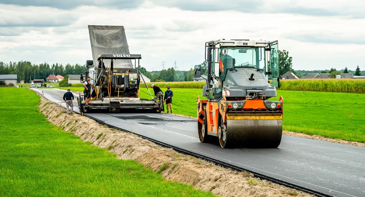 Zdjęcie: Gmina Łaskarzew złożyła w Urzędzie Marszałkowskim wniosek o dofinansowanie na przebudowę dróg gminnych