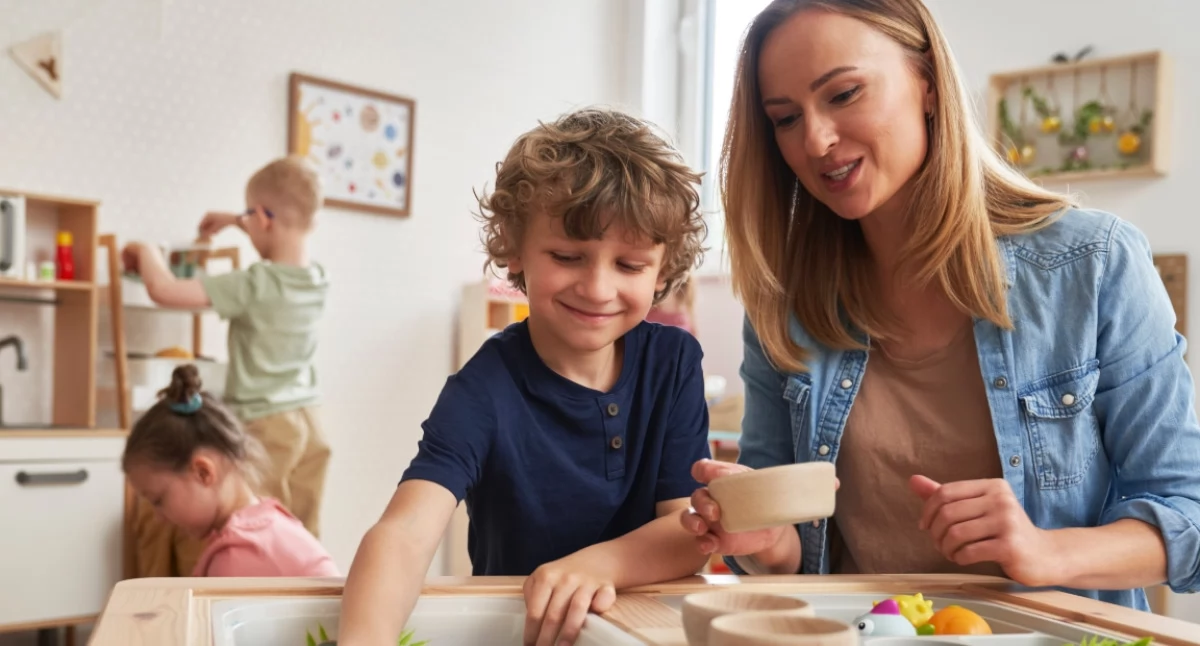 Artykuł Sponsorowany, Otwórz sobie furtkę pracy dziećmi Postaw odpowiedni kurs! - zdjęcie, fotografia