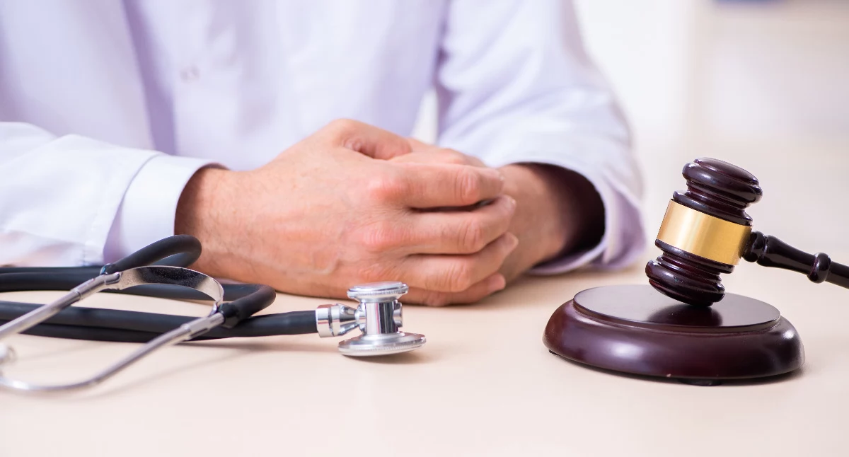 Sprawy kryminalne , Lekarz Garwolina ścigany listem gończym! - zdjęcie, fotografia