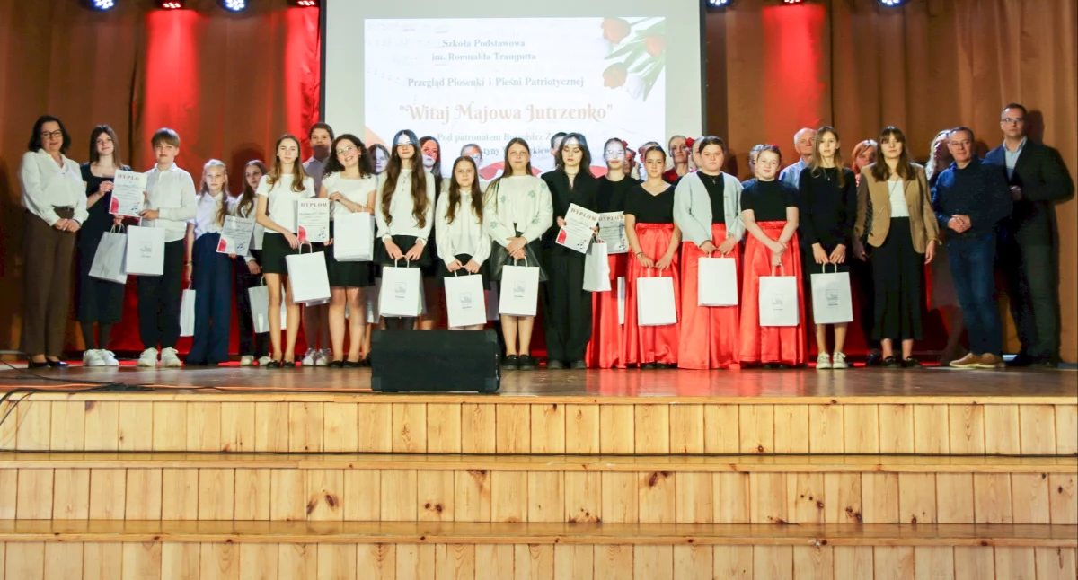 Występy, Młodzi wokaliści zaśpiewali ojczyzny Przegląd pieśni patriotycznych Żelechowie - zdjęcie, fotografia