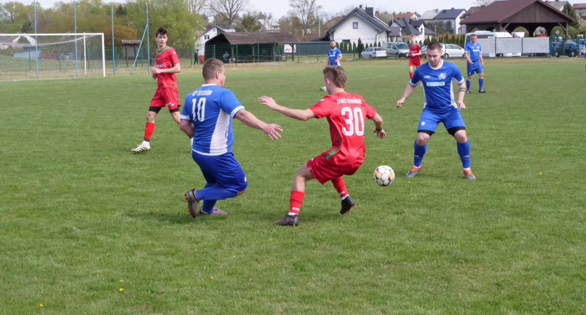 Zdjęcie: Kibice w Żelechowie obejrzeli otwarty mecz, w którym padło osiem bramek, fot. Marcin Sągol (sepzelechow.pl)