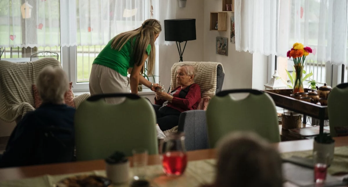 Artykuł Sponsorowany, zadbać osobę leżącą ograniczoną mobilnością Poradnik - zdjęcie, fotografia