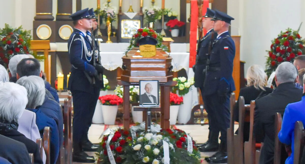 Zdjęcie: W środę odbyły się uroczystości pogrzebowe śp. post. Pawła Madejskiego. Policjant zmarł 10 maja po walce z chorobą, fot. KPP Garwolin