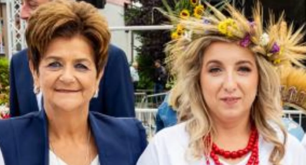 Inne Powiat, Altanka Starowoli droga Kozłowa radna wójt wyjaśniają budżetowe priorytety - zdjęcie, fotografia