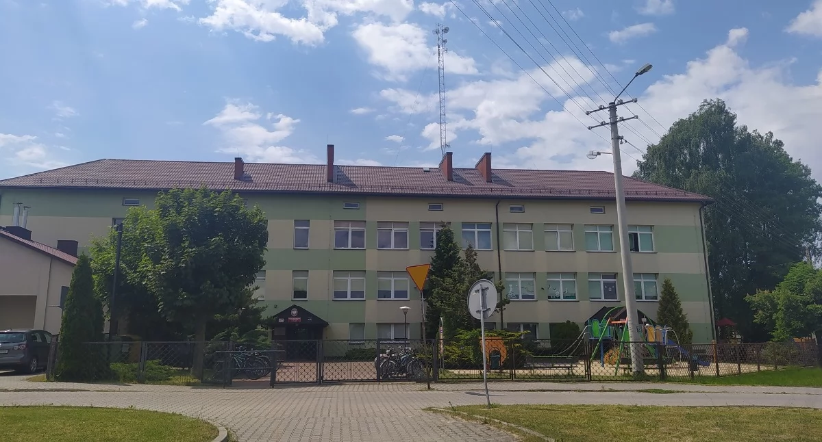 Inwestycje Powiat, Remont gimnastycznej jeszcze wakacje - zdjęcie, fotografia