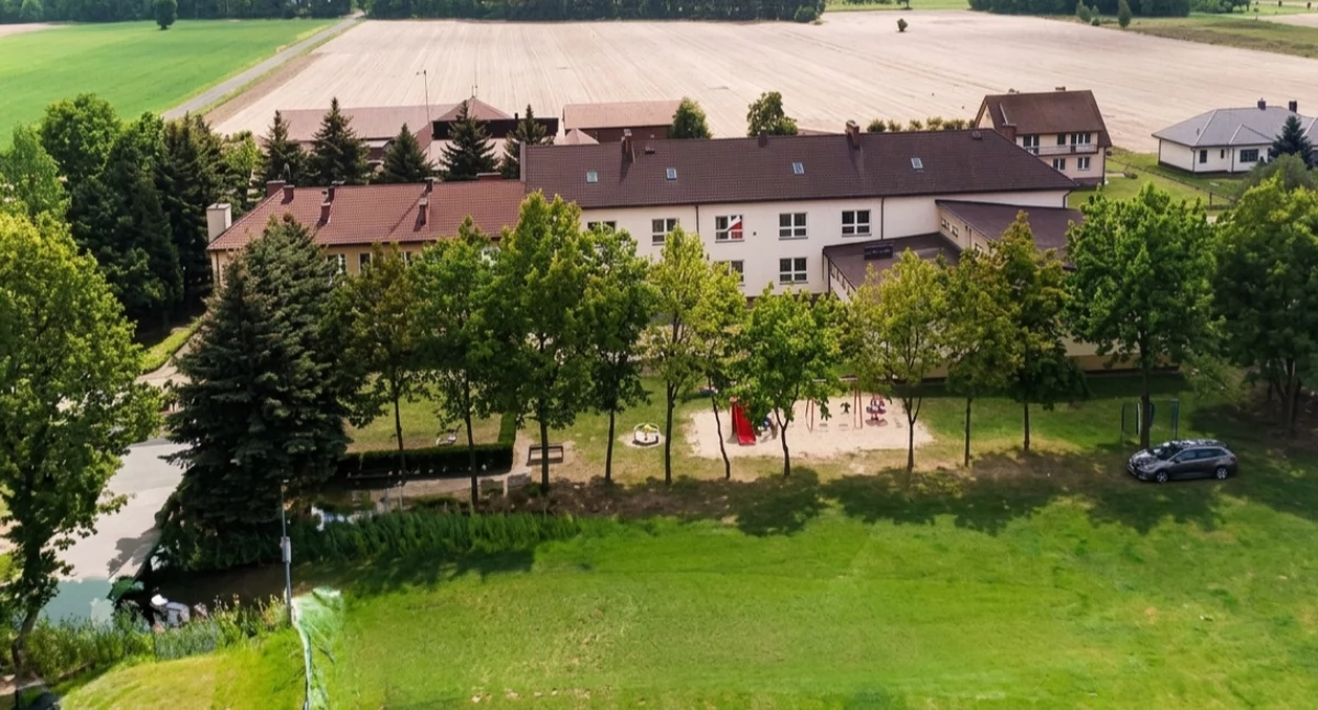 Interwencje Powiat, Boisko szkolne doczeka bezpiecznej nawierzchni - zdjęcie, fotografia