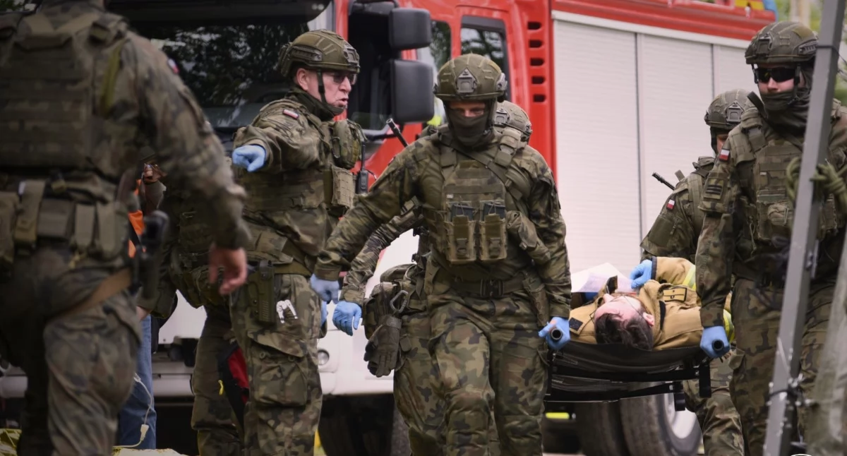 Zdjęcie: Wśród ćwiczących, którzy wspierali służby ratunkowe na terenie Warszawskiej Kolei Dojazdowej, byli także żołnierze z powiatu garwolińskiego