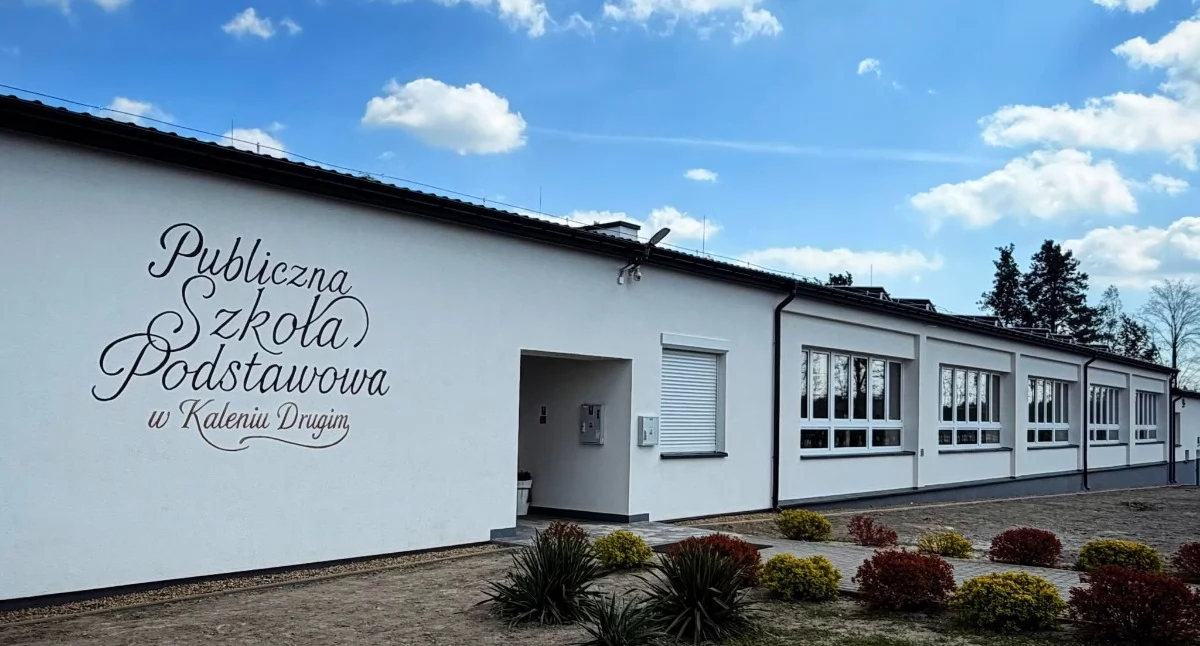 Inne Powiat, Szkoła Kaleniu Drugim lupą - zdjęcie, fotografia