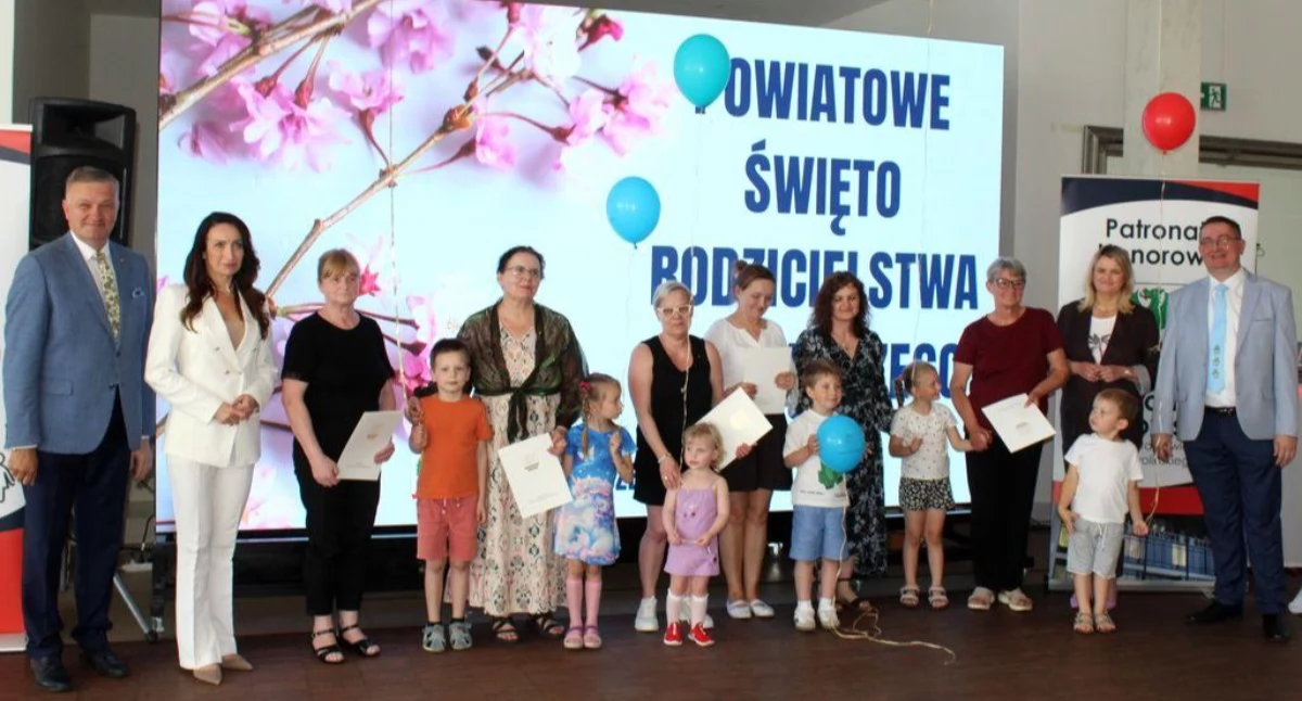 Inne Powiat, Powiatowe Święto Rodzicielstwa Zastępczego Miętnem dzieci znalazło powiecie garwolińskim - zdjęcie, fotografia