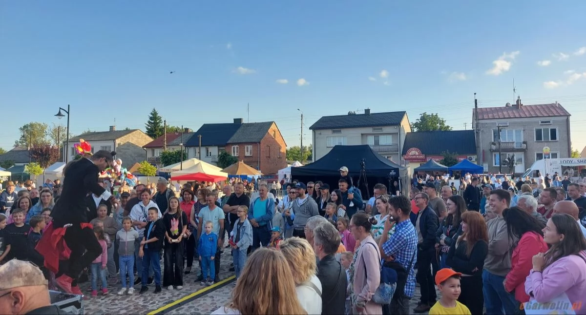 Festyny - Pikniki, Odnowione serce Maciejowic otwarte! Historyczny dzień wielkie świętowanie trwają - zdjęcie, fotografia