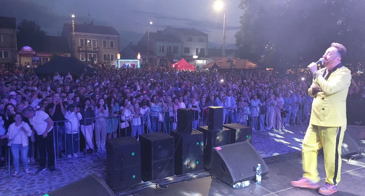 Festyny - Pikniki, Odnowione serce miejscowości otwarte! Tłumy Dniach Maciejowic - zdjęcie, fotografia