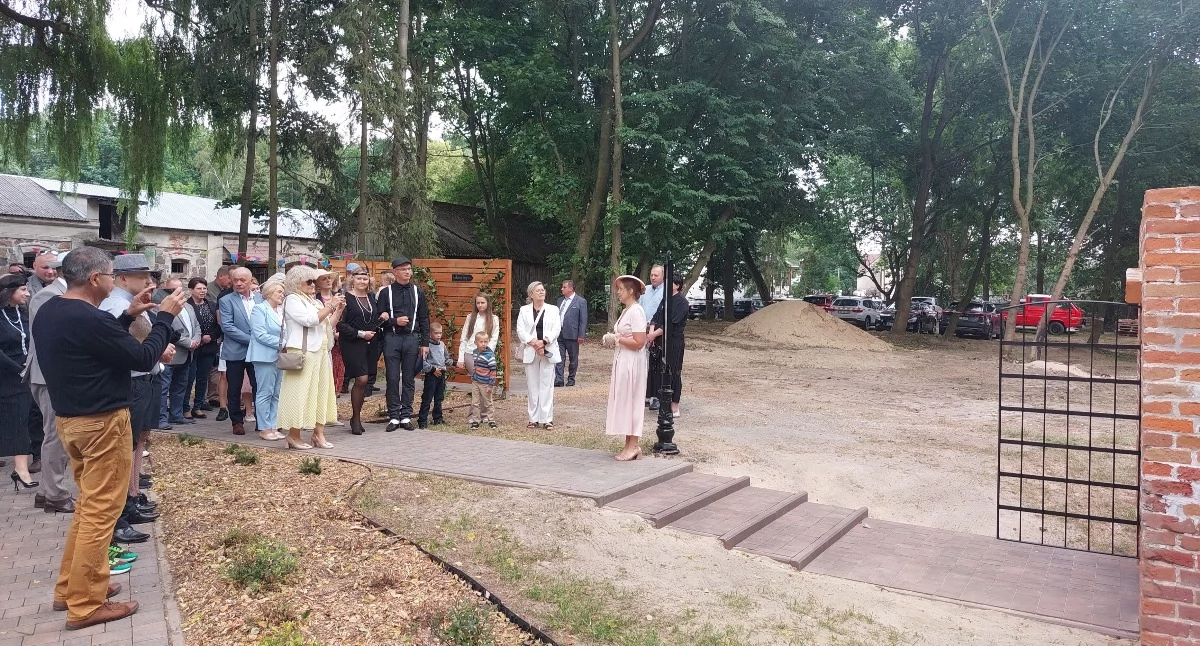 Festyny - Pikniki, Wyjątkowy powrót przeszłości! Piknik Międzywojenny okazji otwarcia parku Izdebnie Kolonii - zdjęcie, fotografia