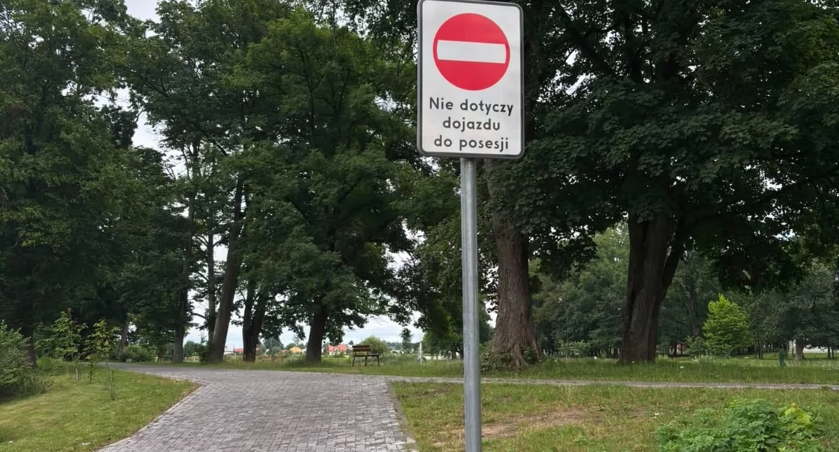 Inne Powiat, Zakaz wjazdu deptak stawie - zdjęcie, fotografia