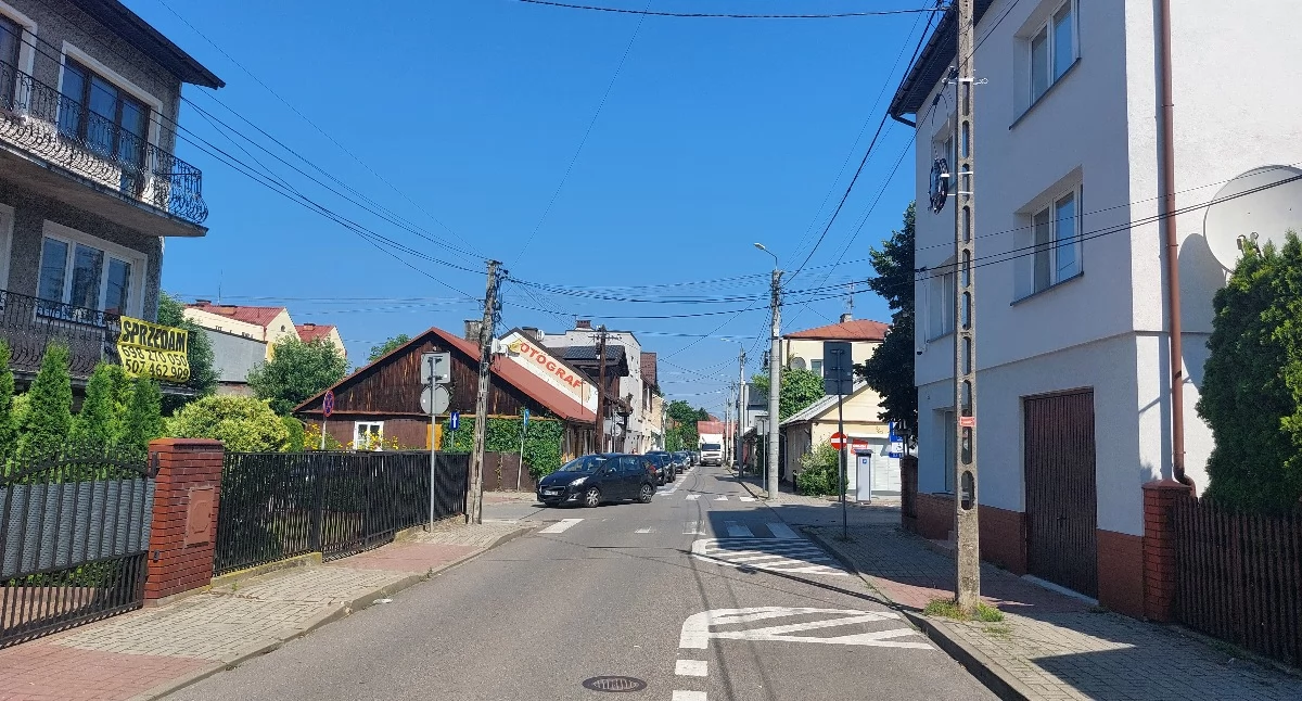 Interwencje Miejskie, Miasto nawałnicach kolana - zdjęcie, fotografia