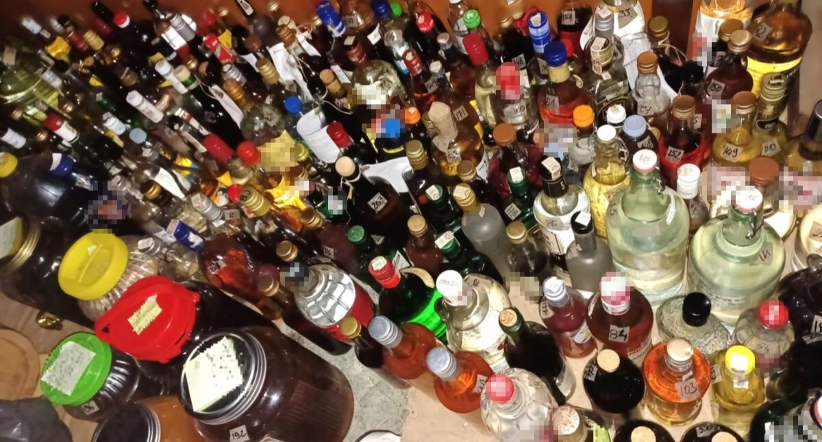 Sprawy kryminalne , Policja zlikwidowała domową fabrykę alkoholu - zdjęcie, fotografia