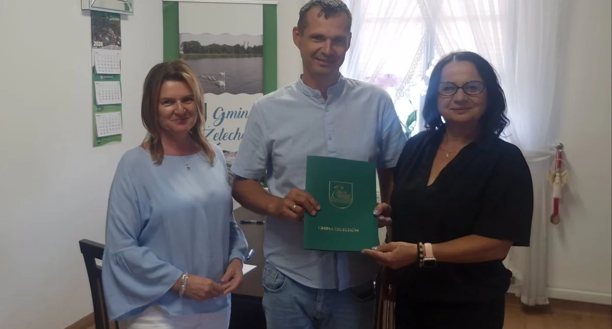 Inwestycje Powiat, zieleń odnowiony ratusz sercu miasta - zdjęcie, fotografia