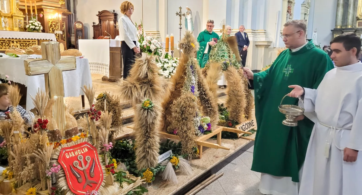Zdjęcie: Gospodarzami tegorocznego święta plonów byli mieszkańcy Nowego i Starego Puznowa, a starostami dożynek Anna i Grzegorz Miętusowie