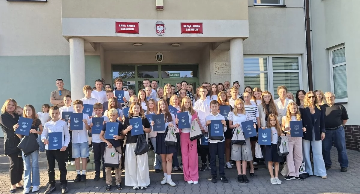 Inne Powiat, Najlepsi najlepszych nagrodzeni! Wójt wręczył stypendia [ZDJĘCIA] - zdjęcie, fotografia