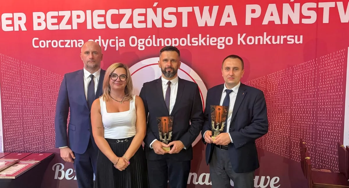 Inne Ciekawostki, Naukowiec Żelechowa nagrodzonym zespole Politechniki Warszawskiej Doceniono projekty - zdjęcie, fotografia