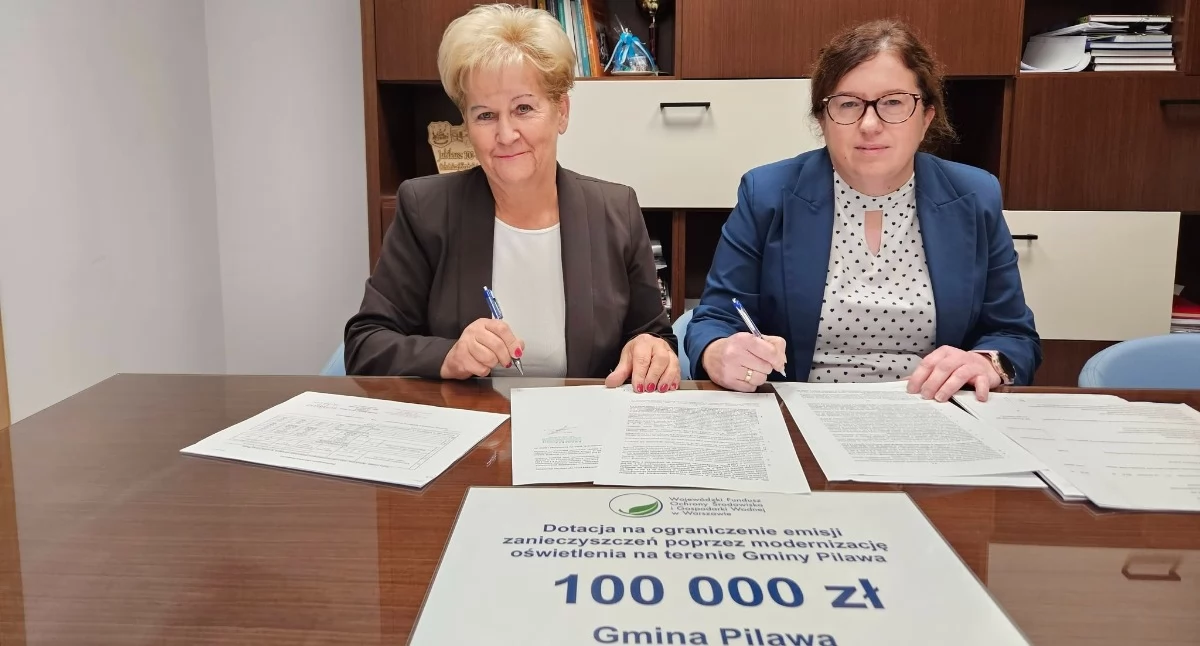 Inwestycje Powiat, energooszczędne światło obiektach sportowych Pilawa pozyskała dotacji - zdjęcie, fotografia
