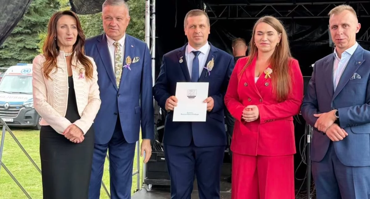 Inne Powiat, Podziękowanie troskę polską ziemię Odznaczenia „Zasłużony Rolnictwa” wręczone Miętnem! - zdjęcie, fotografia